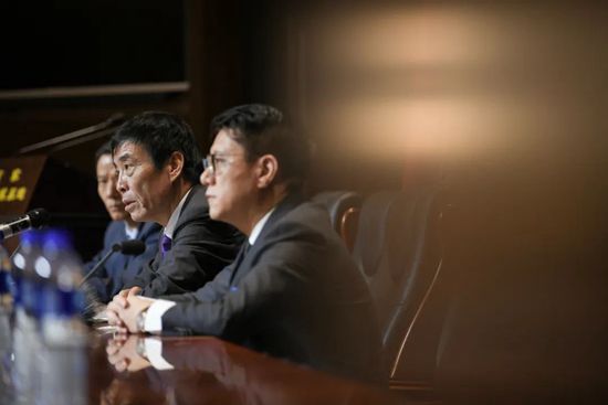 尤文图斯对他很感兴趣，他们正考虑引进谢尔基，而里昂方面要价2000万欧元。